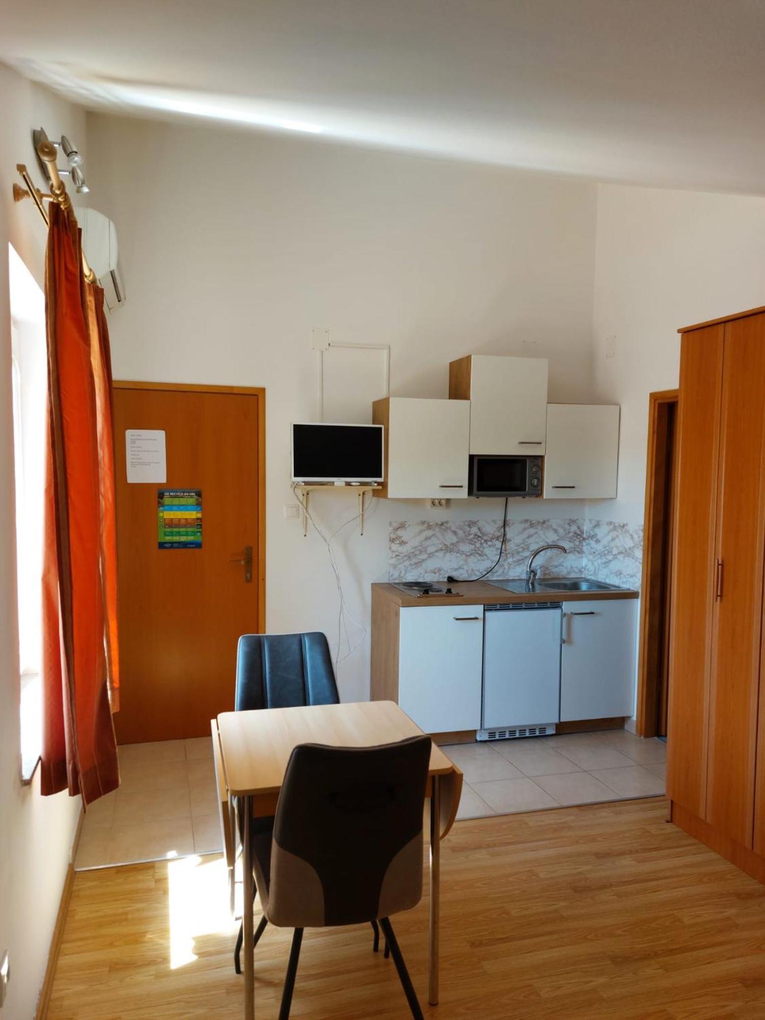 Apartmani Anita Malinska Exterior foto